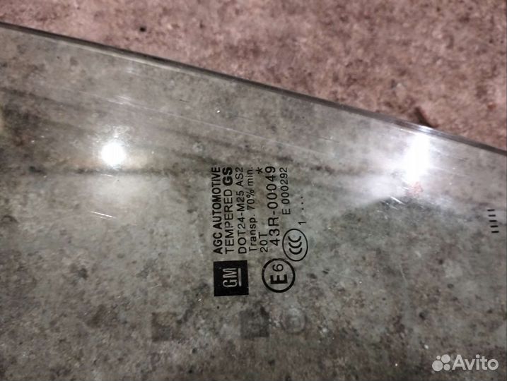 Переднее левое стекло Opel Astra J GTC