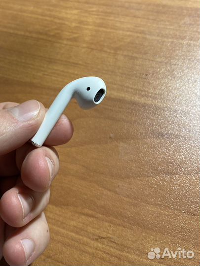 Airpods правый