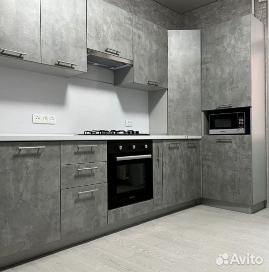 Кухня в потолок на заказ в