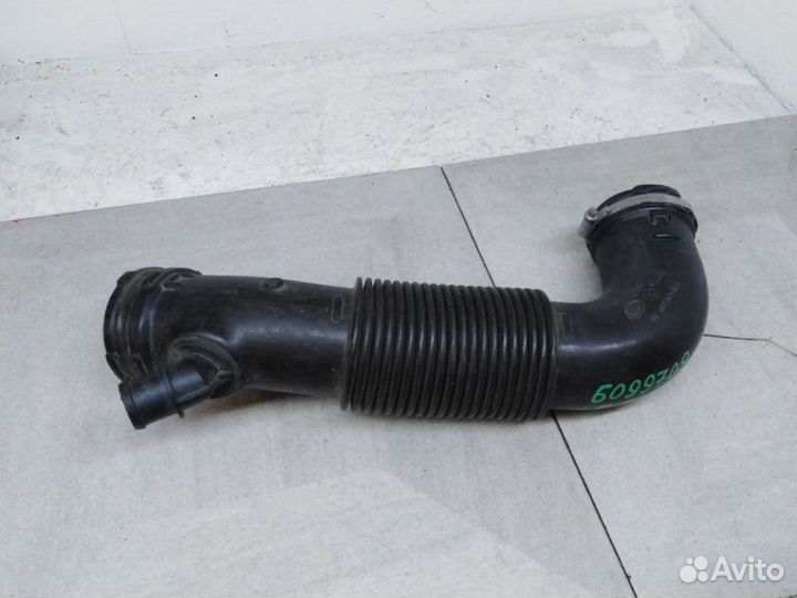 Патрубок воздушного фильтра