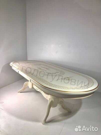 Столы и стулья