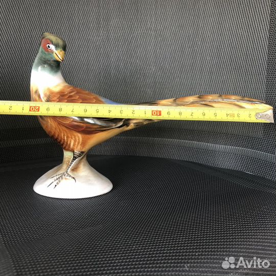 Фарфоровая статуэтка птицы