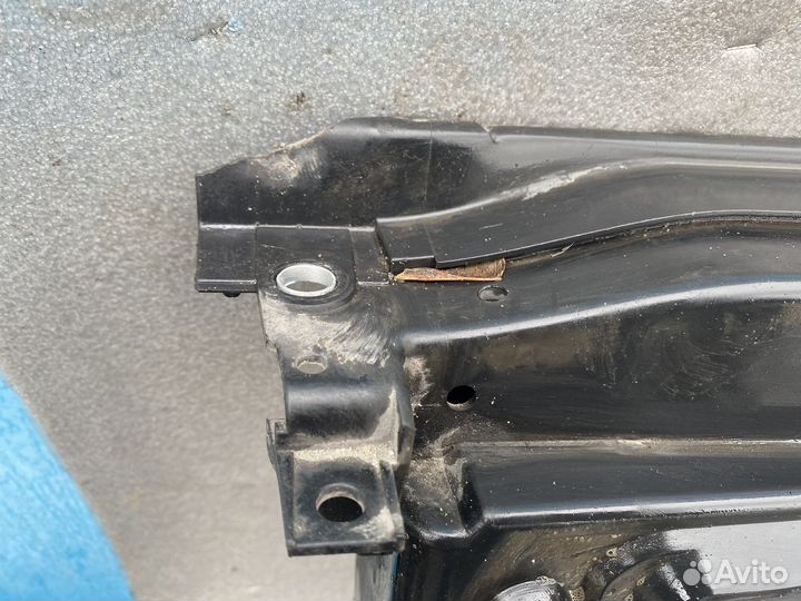 Диффузор радиатора Citroen C4 Picasso