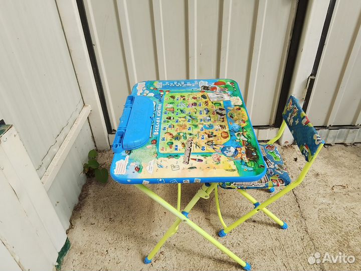 Детский стол и стул