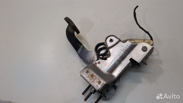 Педаль сцепления Opel Antara, 2015