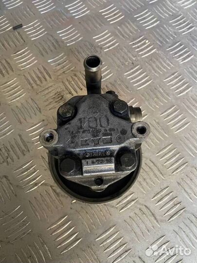 Насос гидроусилителя руля Volkswagen Golf 4 1997