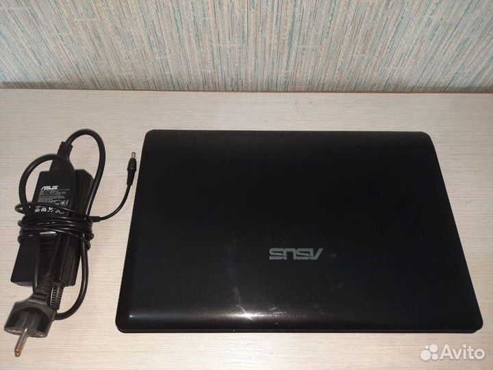 Ноутбук Asus x52j (ddr3 6gb, ssd 256gb, новый АКБ)
