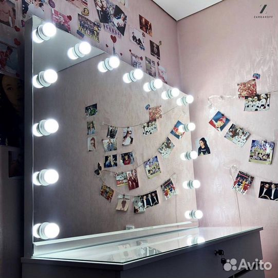 Гримерный столик визажиста с гримерным зеркалом дл