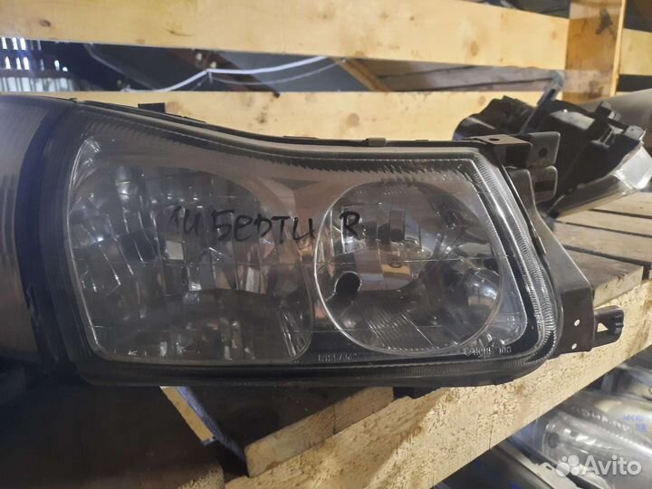 Фара правая nissan liberty