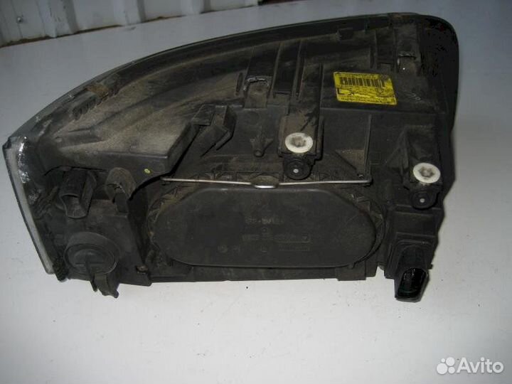 Фара Volkswagen Transporter T5 (2003-2014)