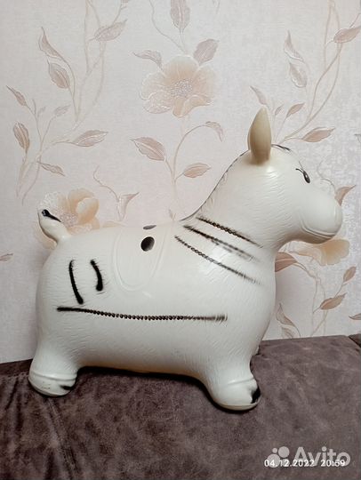 Игрушка попрыгун