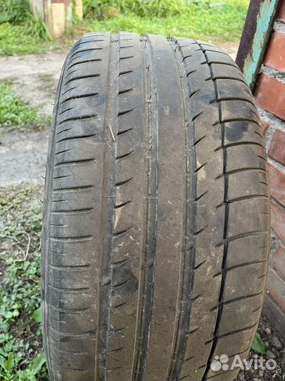 Triangle TH201 23.5/45 R17
