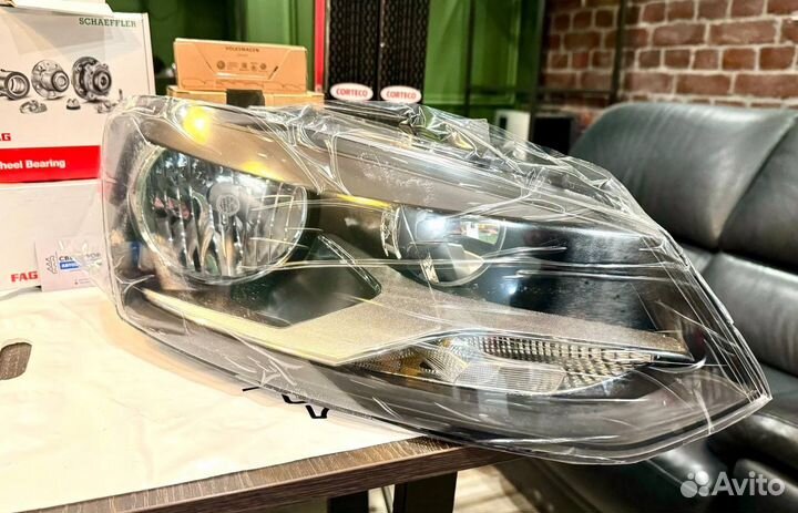 Фара правая H7 Polo sedan (две лампы) 6R1941008F