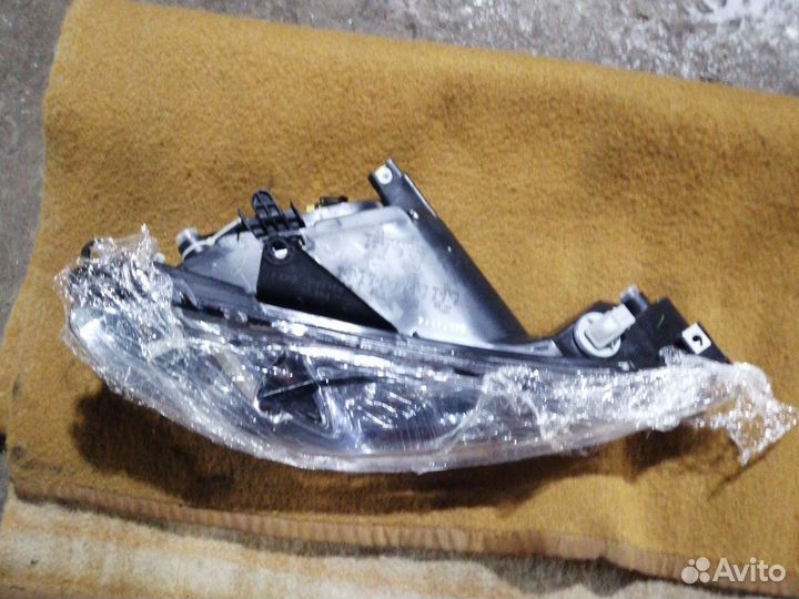 Фара правая peugeot 206 дорест