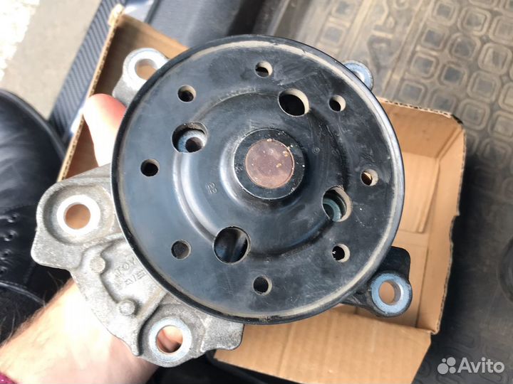 Помпа Рав 4 оригинал