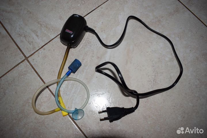 Аквариум со всем содержимым