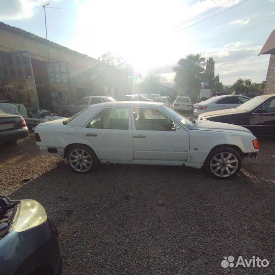 Mercedes-Benz E-класс 4.2 AT, 1993, 180 000 км