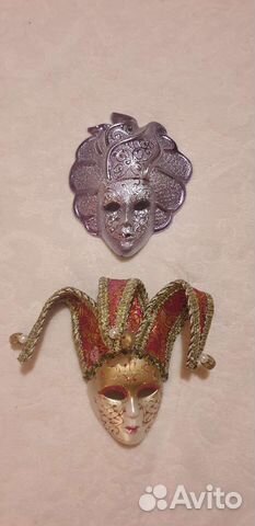 Маска на стену