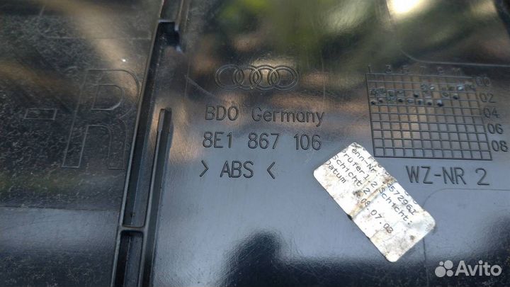 Обшивка двери передняя правая Audi A4 B7 2005-2007