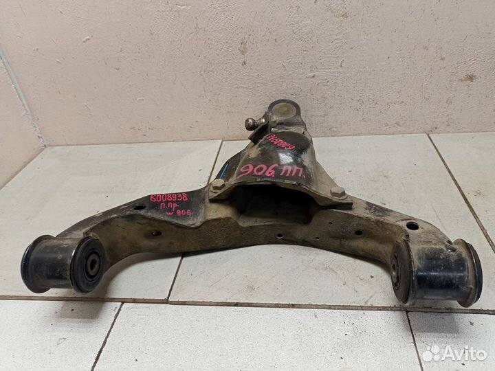 Рычаг передний правый нижний