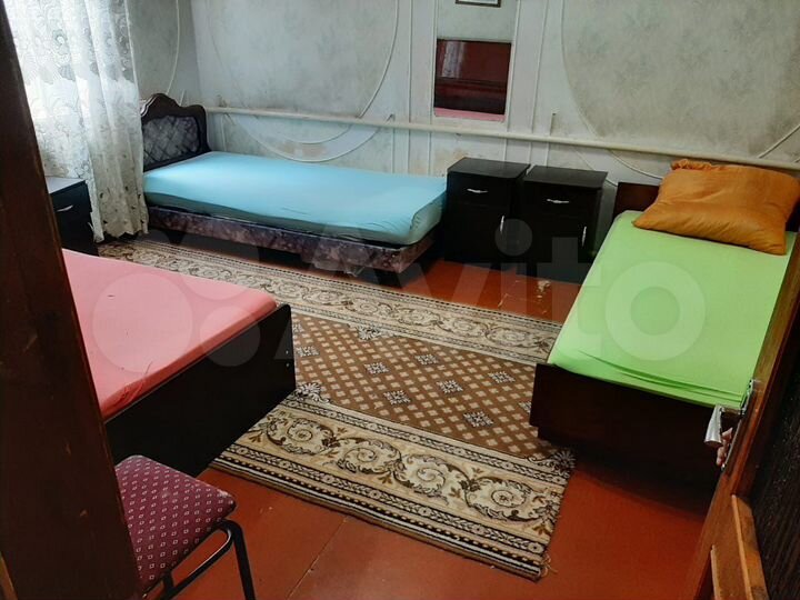 Комната 100 м² в 4-к., 1/1 эт.