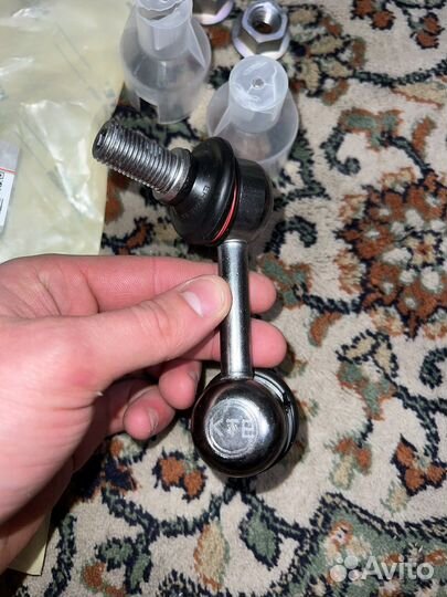 Стойка стабилизатора передняя левая Паджеро 4