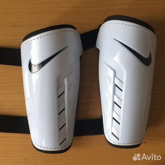 Футбольные щитки