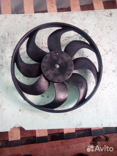 Вентилятор радиатора передний Renault Clio 4 2012