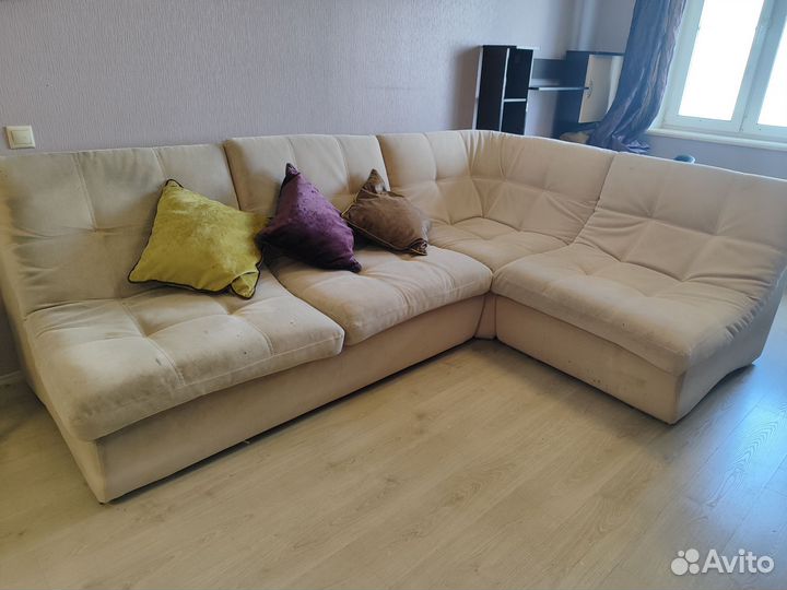 Угловой диван со спальным местом