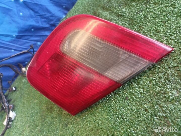 Фонарь задний правый Mitsubishi Carisma 1 седан