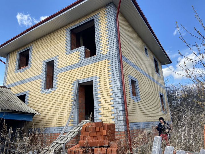 Коттедж 250 м² на участке 23 сот.