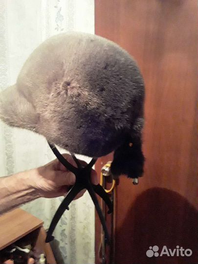 Женские меховые шапки