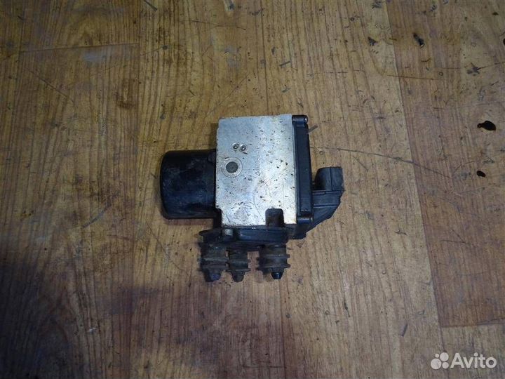 Блок ABS (насос) Volkswagen Passat B6 2005-2010