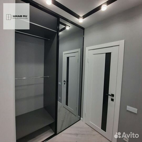 Современный шкаф купе