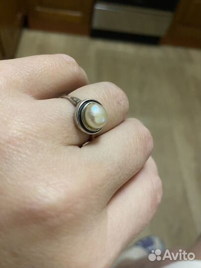 Серебряное кольцо с жемчугом
