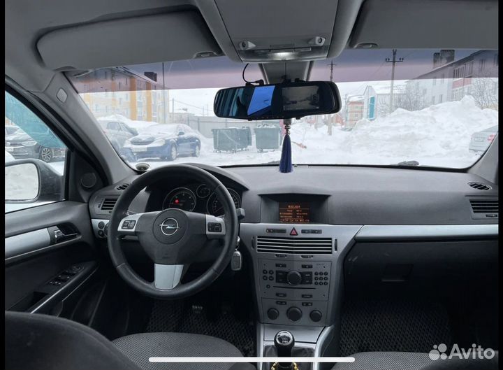 Opel Astra 1.3 МТ, 2012, 215 000 км