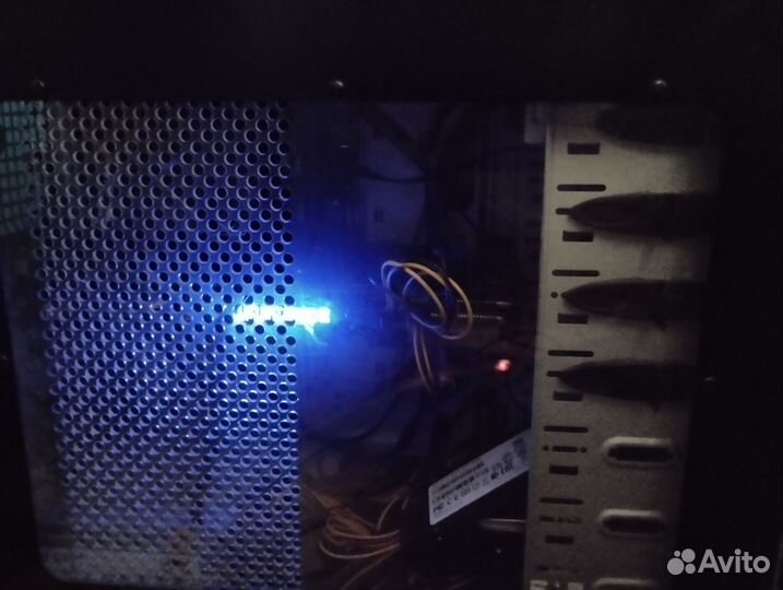 Игровой компьютер с монитором