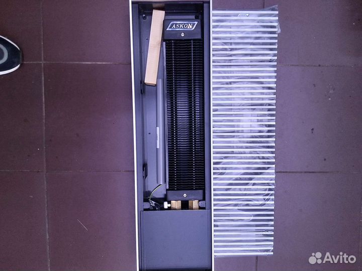 Внутрипольный конвекторы разных цветов и размеров