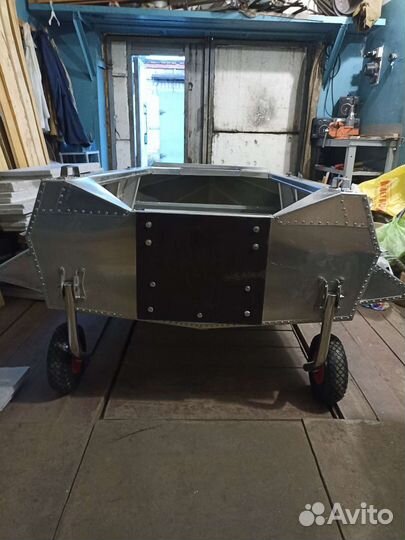 Лодка алюминиевая 