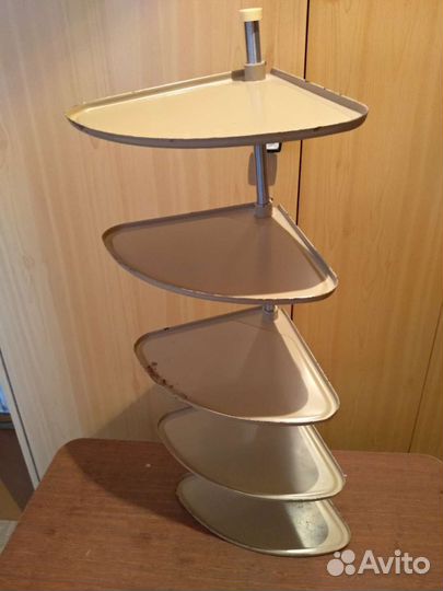 Полка навесная, угловая металлическая, винтаж