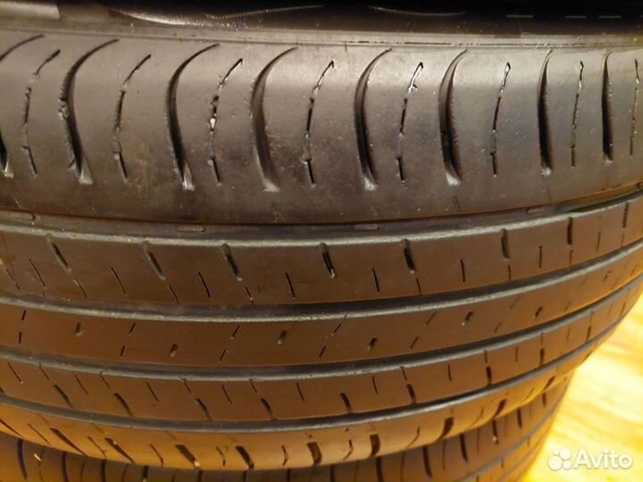 Kumho Solus SA01 KH32 215/60 R17 96H