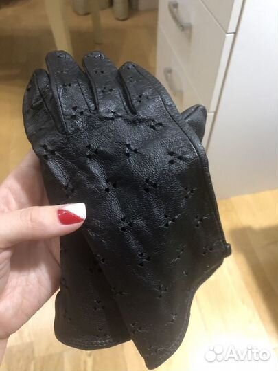 Перчатки из натуральной кожи
