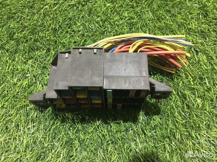 Блок предохранителей салонный Renault Logan
