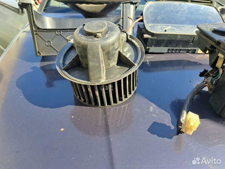 Моторчик печки Вольксваген Гольф 3