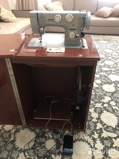 Швейная машина Подольск 142