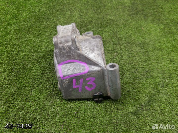 Кронштейн насоса гур Audi A6 C6