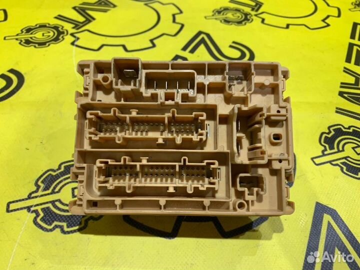 Блок предохранителей Toyota Vista Ardeo SV50