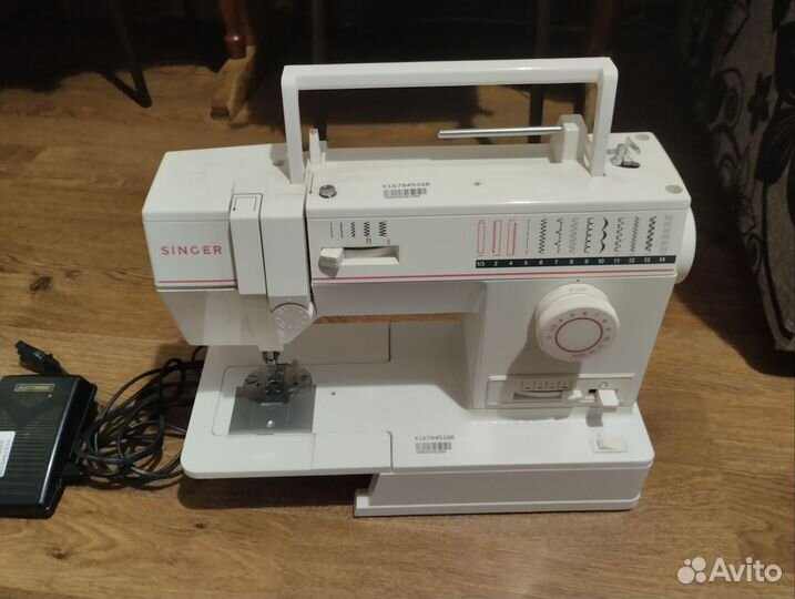 Швейная машина Singer