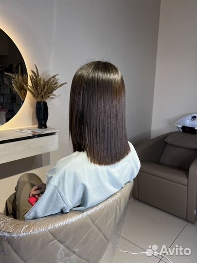 Кератиновое выпрямление волос