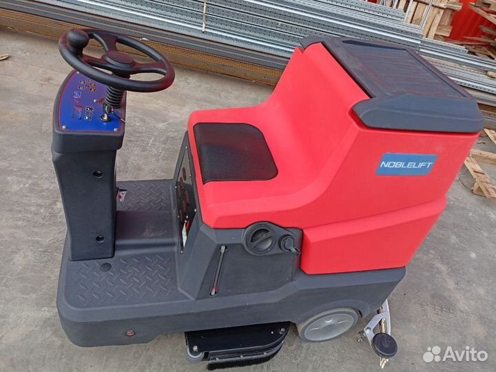 Cамоходная поломоечная машина серии NR810